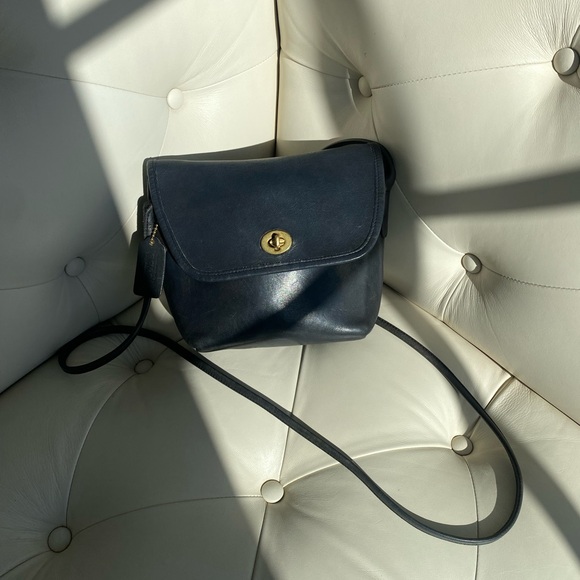 Coach Handbags - ❌SOLD❌ Vintage Coach Quincy Crossbody | Pre-1994 USA | Black Leather Turnlock